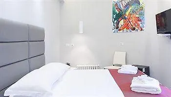Nearhome Smart Suites Guest House Rome