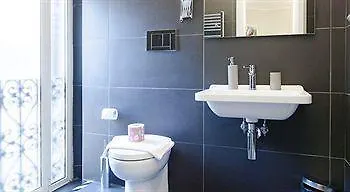 **  Nearhome Smart Suites Guest House Rome Italy