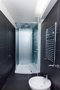 **  Nearhome Smart Suites Guest House Rome Italy