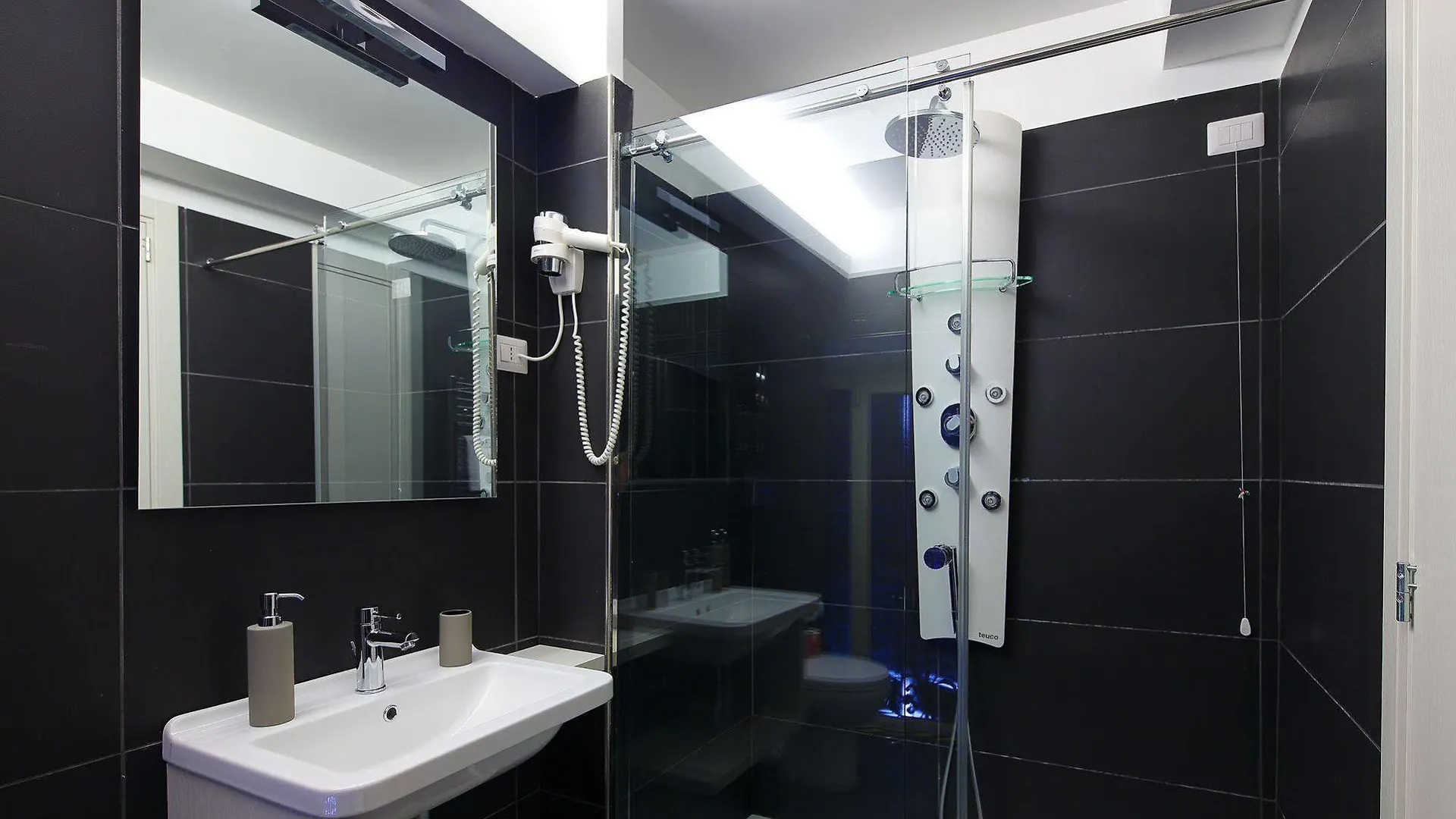 Nearhome Smart Suites Guest House Rome